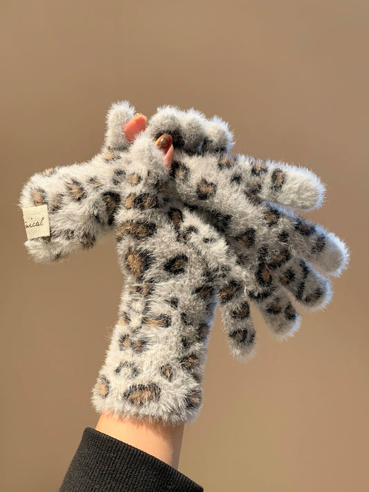 Leopard print plush knitted yarn gloves with touch screen