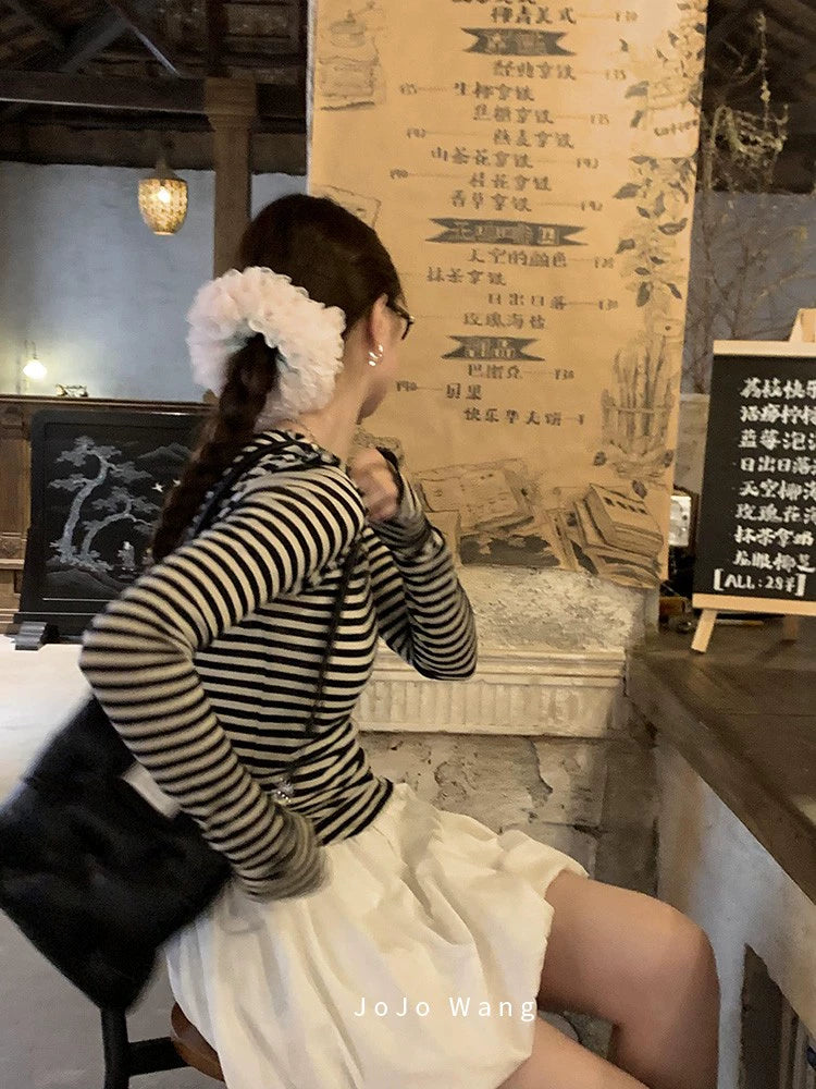 Sweetheart Barley Summer Scrunchie