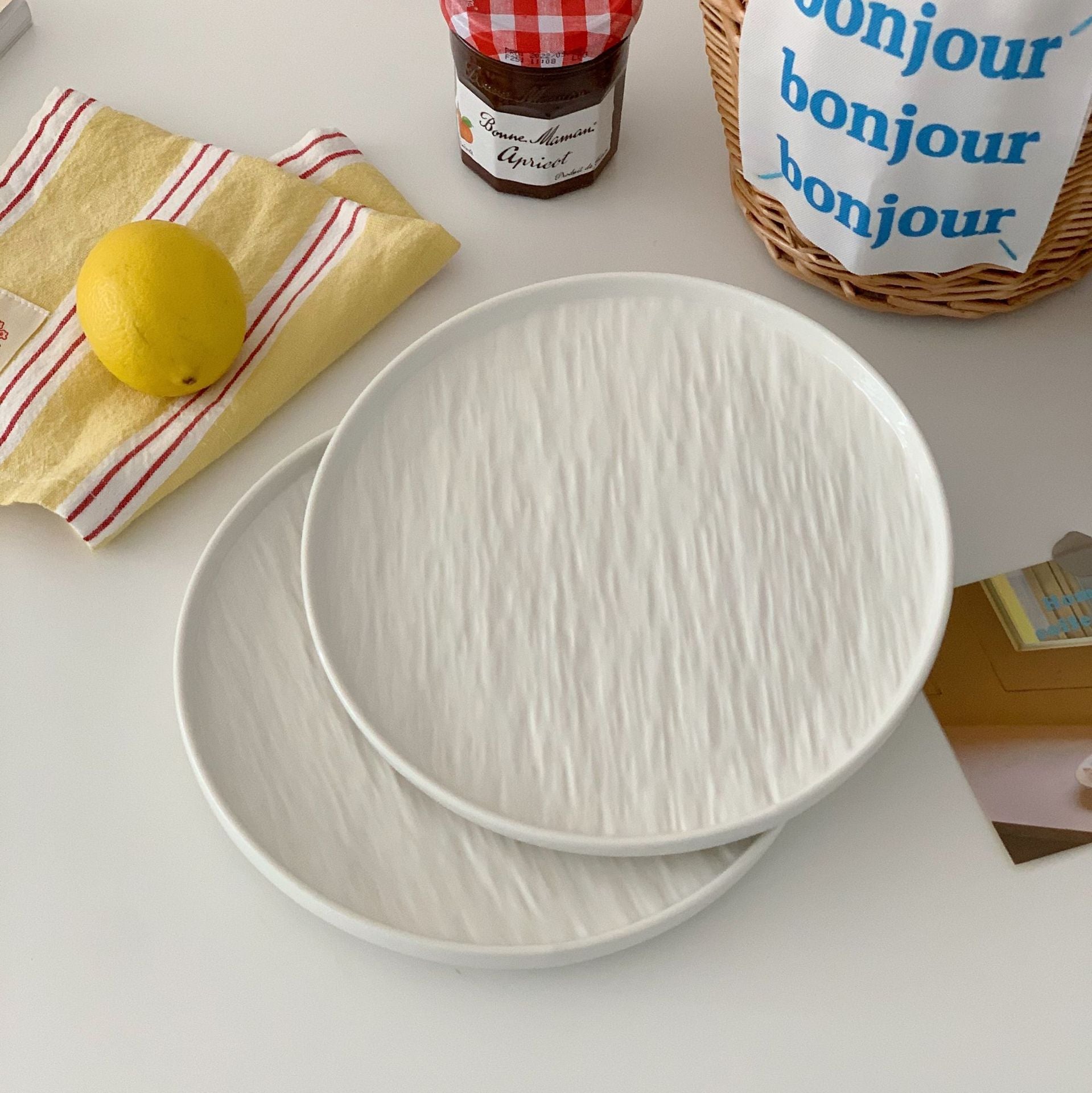 Rock patterned steak plate