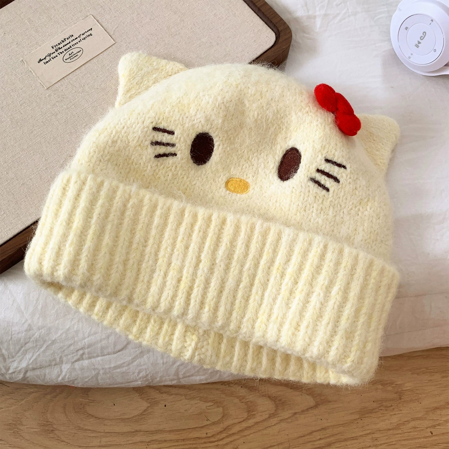 Kitty Cat's ears (Steamed cat-ear shaped bread) wool hat