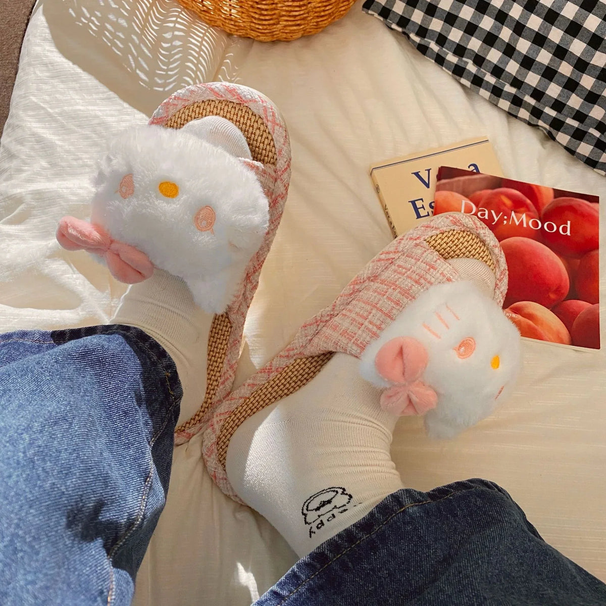 Hello Kitty cotton and linen slippers