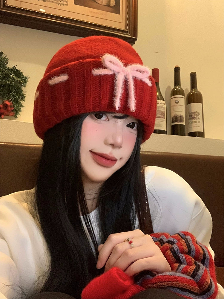 Bow red knitted hat