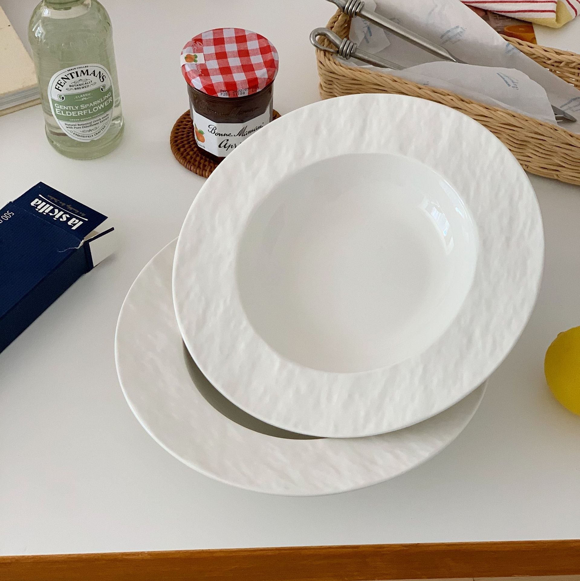 Rock patterned steak plate