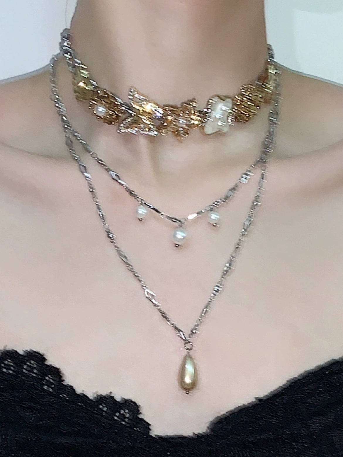 Versailles Gold Pearl Retro Titanium Choker Necklace Set