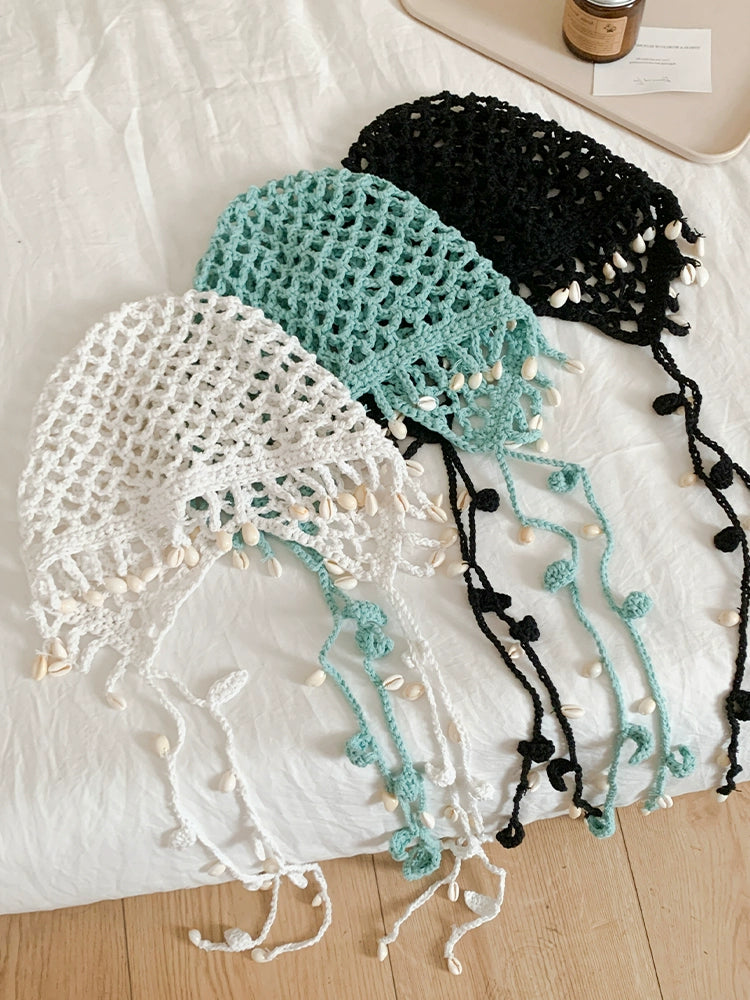 Bohemian style shell pendant, handmade crochet hollow toe cap