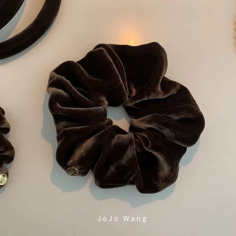 Zongmu colored satin scrunchie