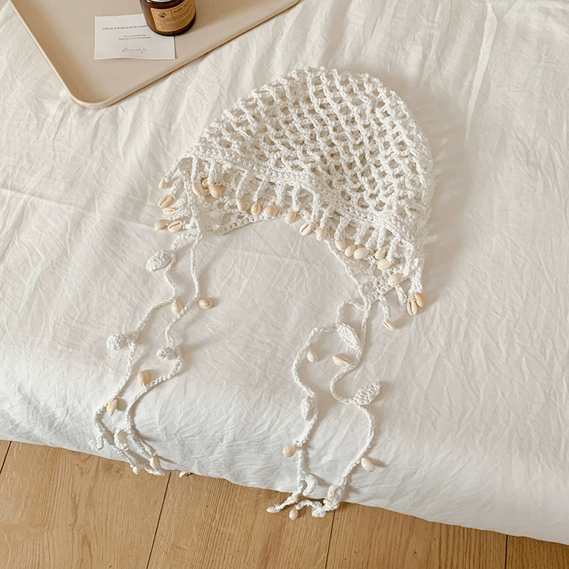 Bohemian style shell pendant, handmade crochet hollow toe cap