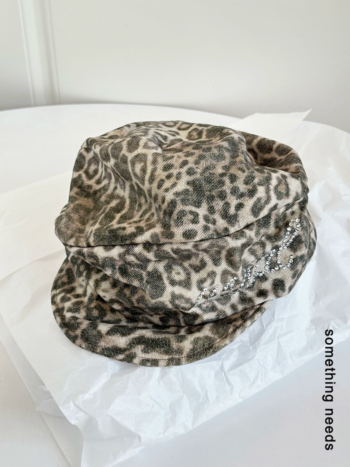 Leopard print hot pressed diamond newsboy hat