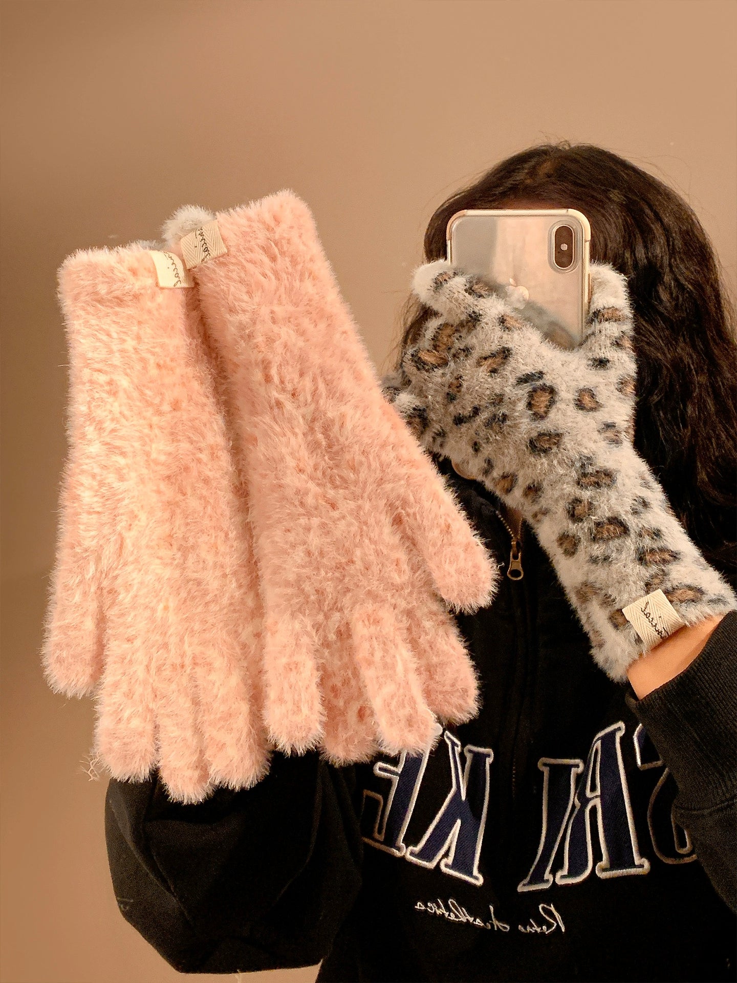 Leopard print plush knitted yarn gloves with touch screen