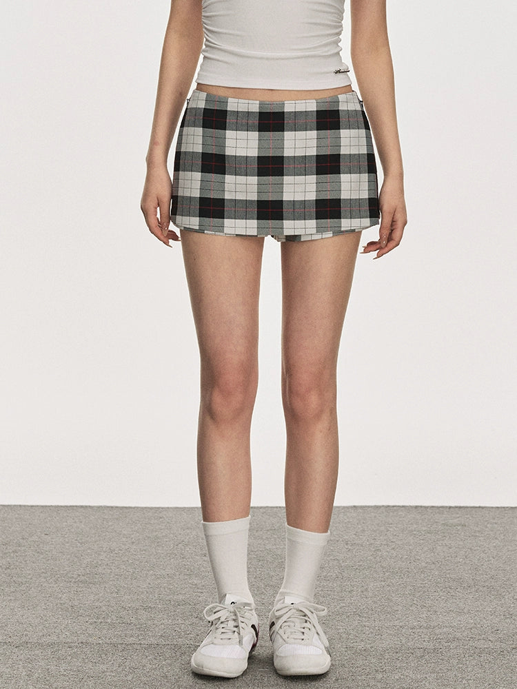 polka dots mini skirt