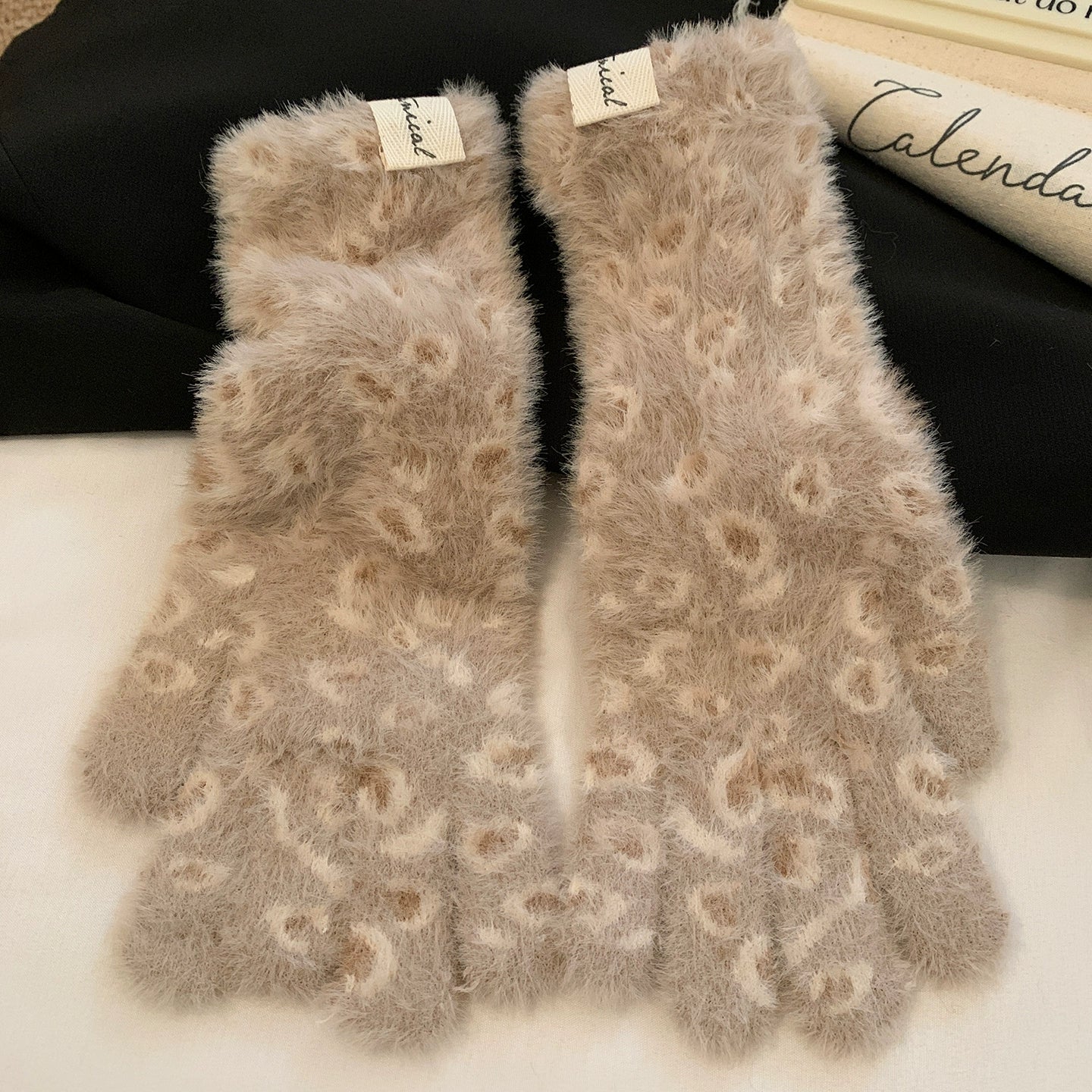 Leopard print plush knitted yarn gloves with touch screen