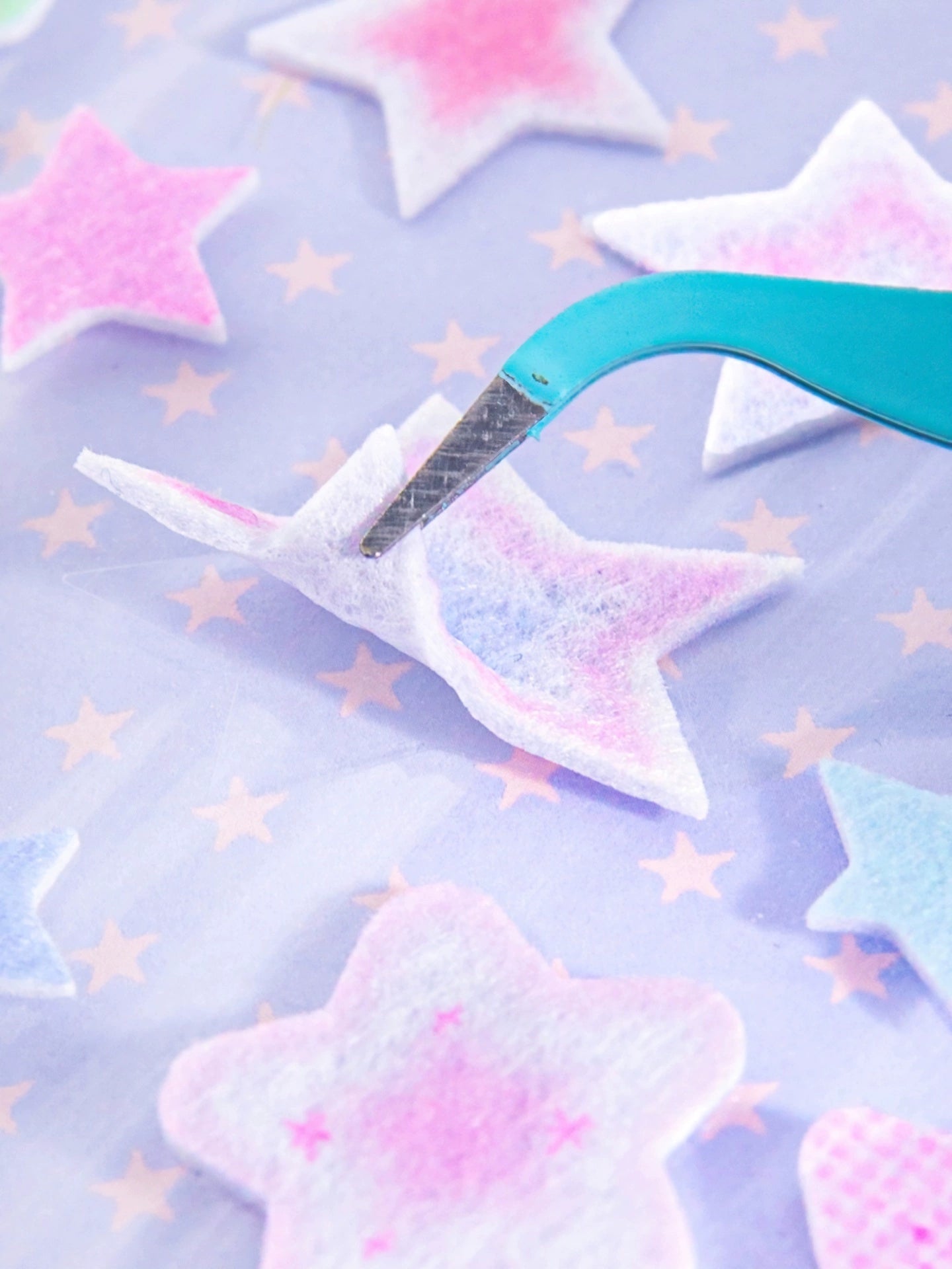 Star shaped three-dimensional felt decorative sticker