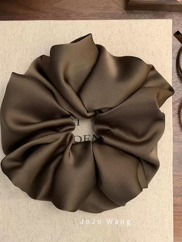 Zongmu colored satin scrunchie