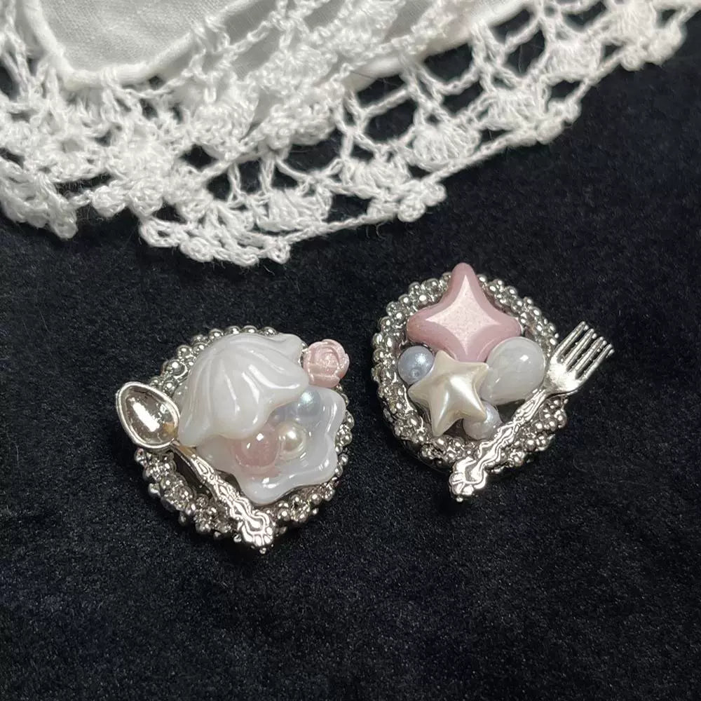 ~* H.C. Samsung Michelin Series *~Polar White Jade Shell&Xiangti Star Antique Plate Shaped Earrings