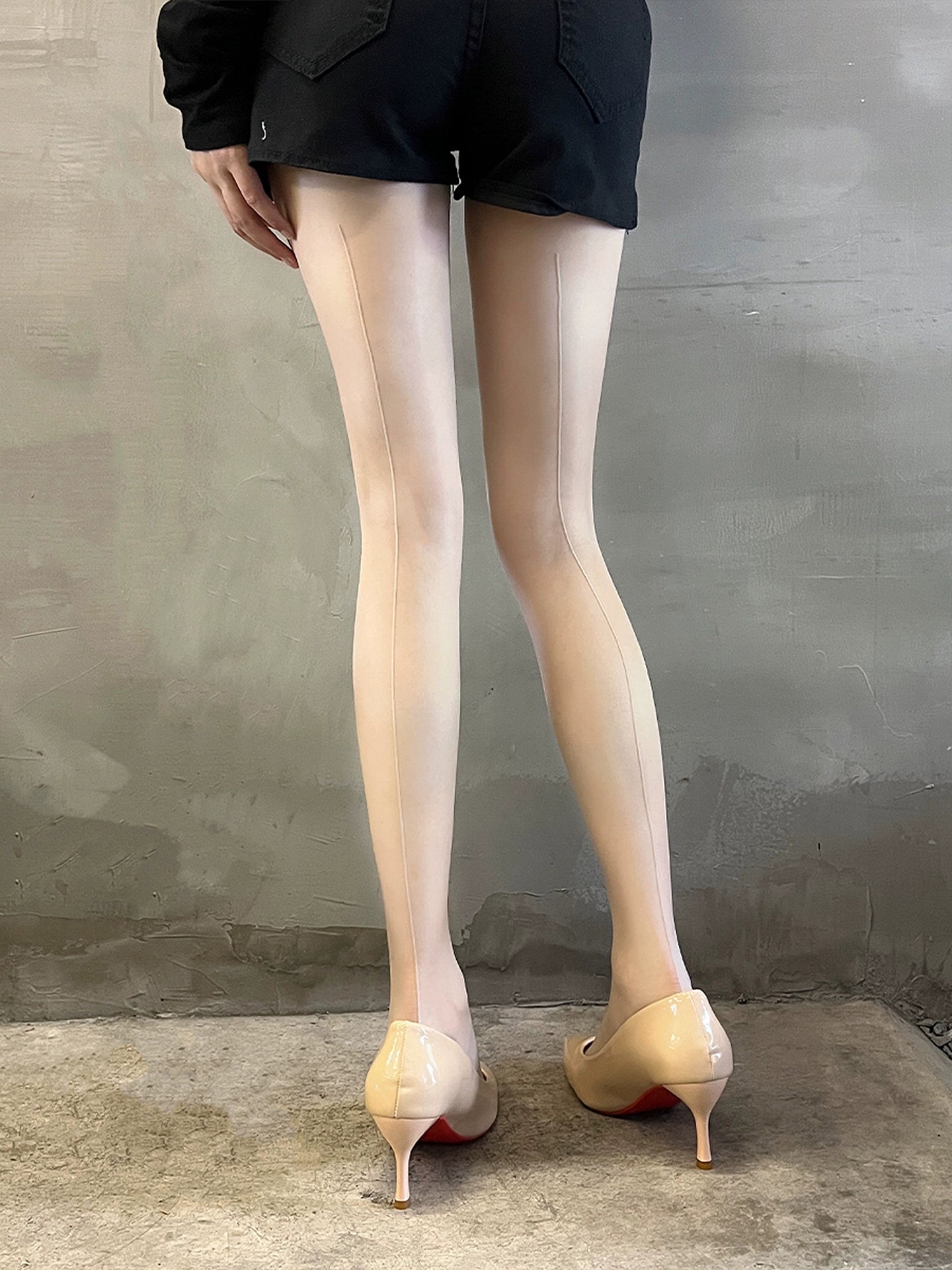Vertical striped retro shrimp line pantyhose