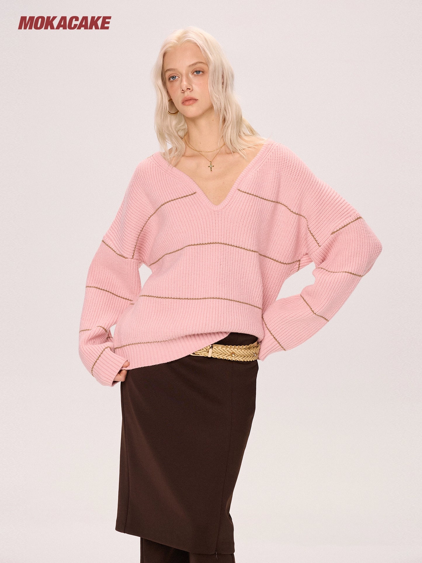 Contrast striped V-neck pullover sweater