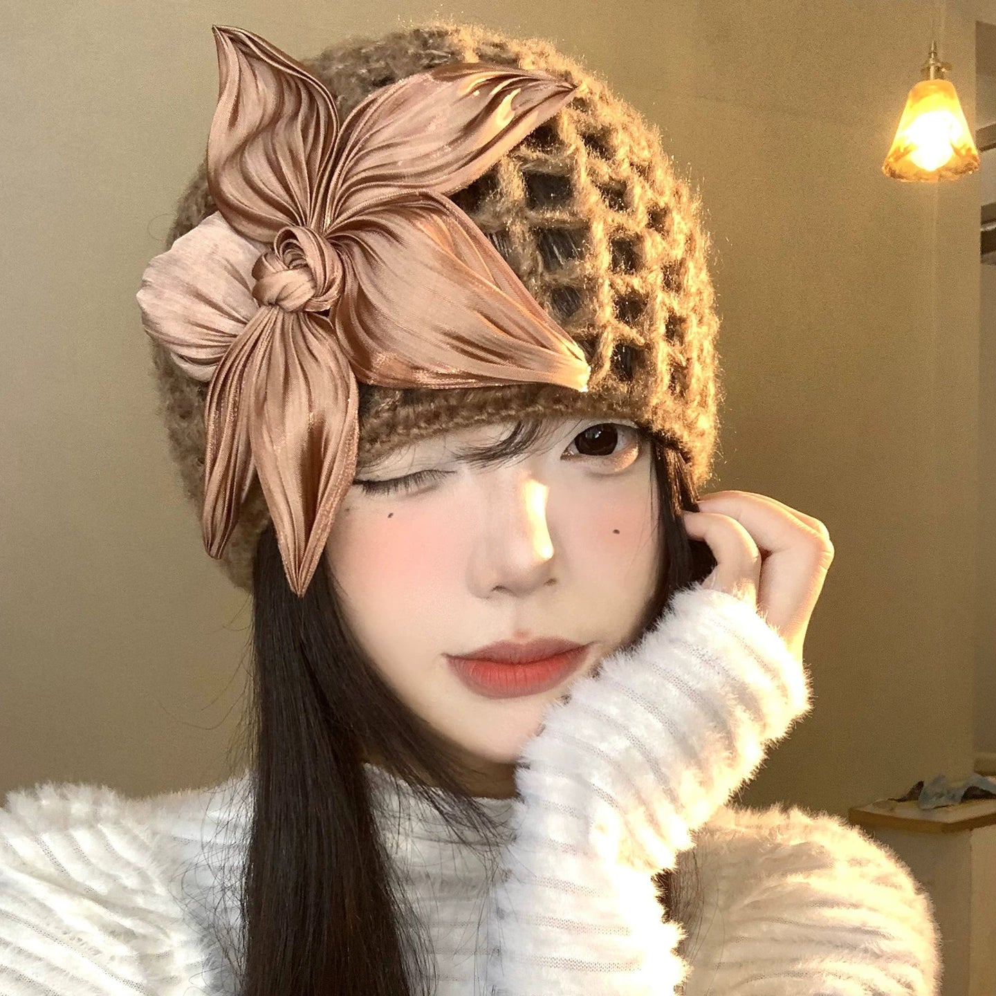 Three dimensional flower hollow woven toe cap