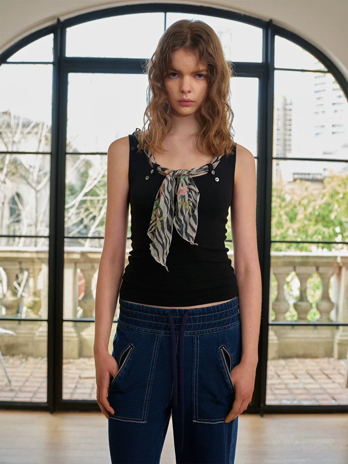 The shell buckle printed silk scarf two wearing cami