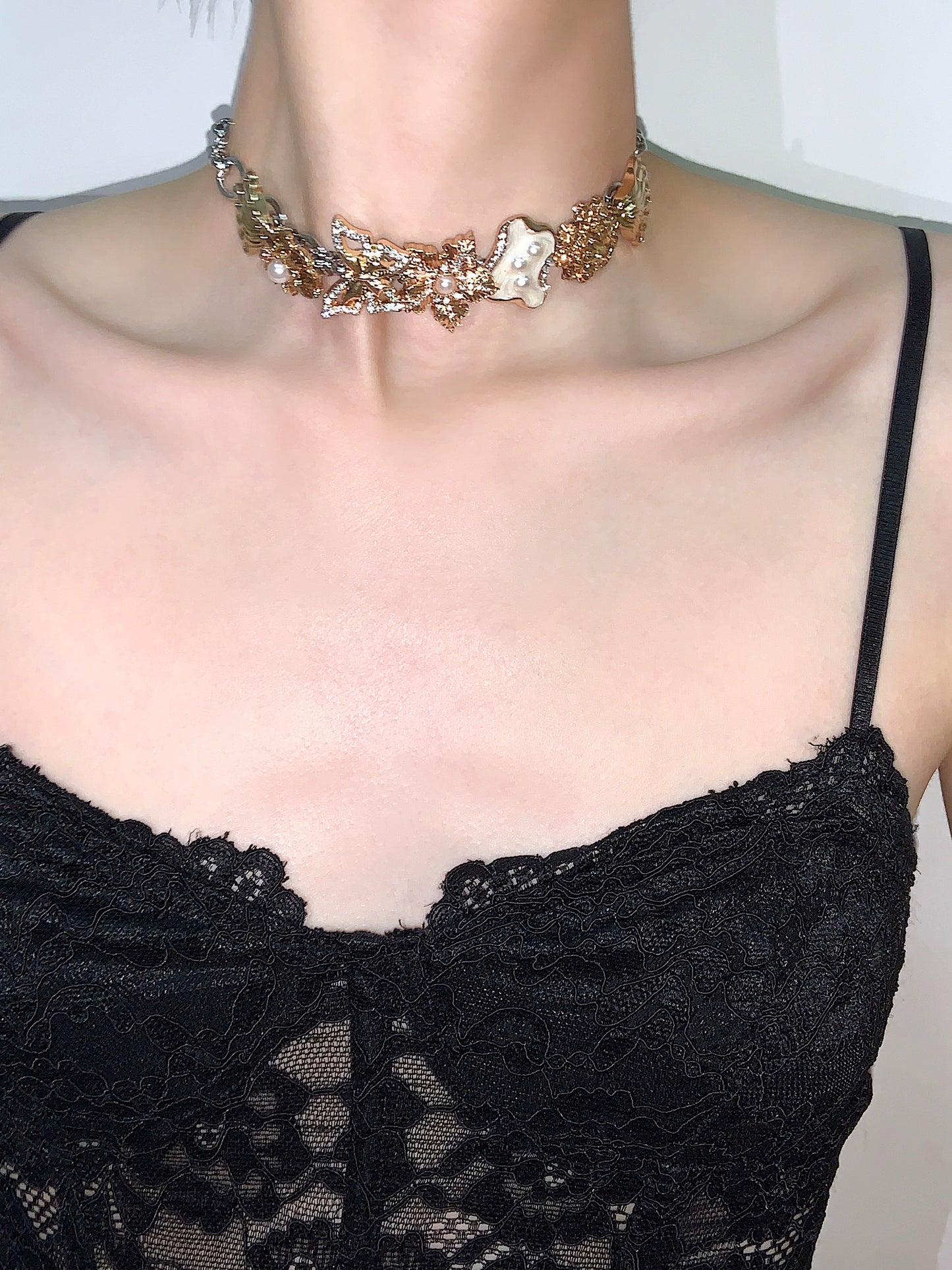 Versailles Gold Pearl Retro Titanium Choker Necklace Set