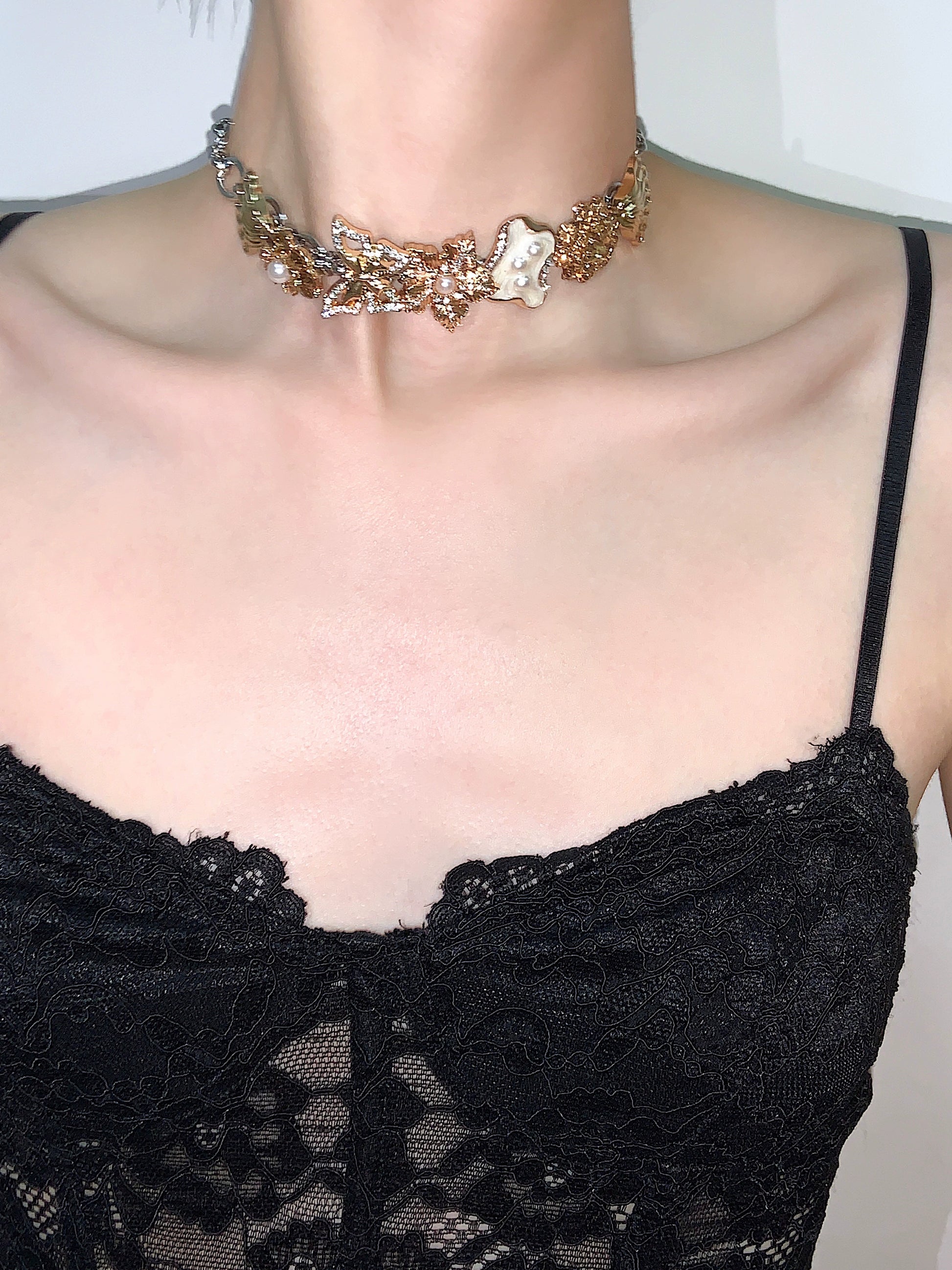 Versailles Gold Pearl Retro Titanium Choker Necklace Set