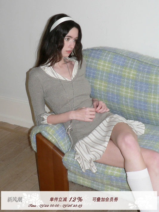 Striped V-neck turned up dress