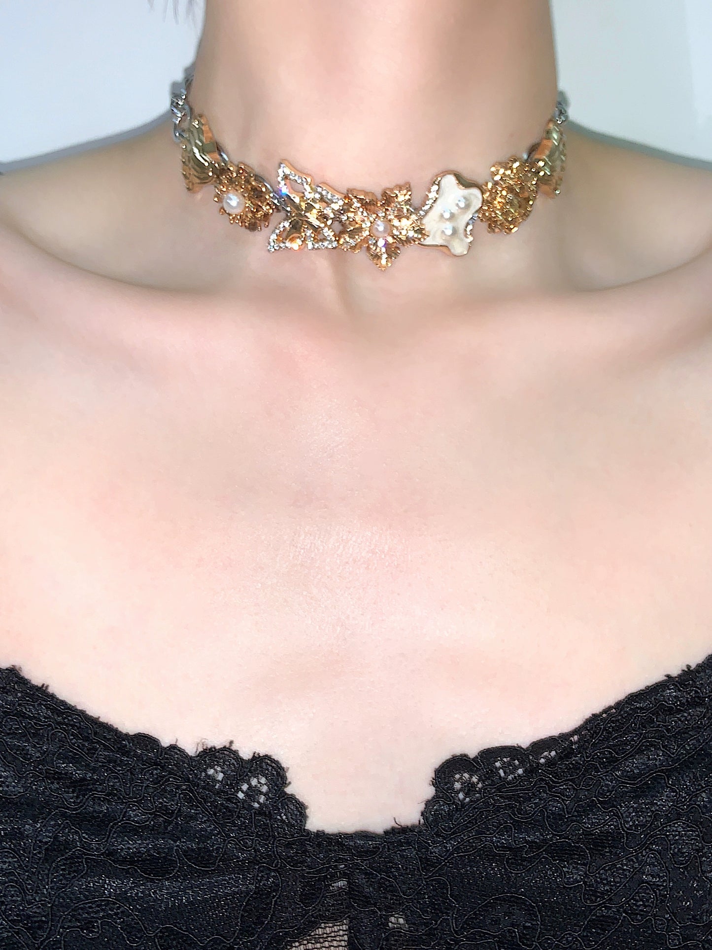 Versailles Gold Pearl Retro Titanium Choker Necklace Set