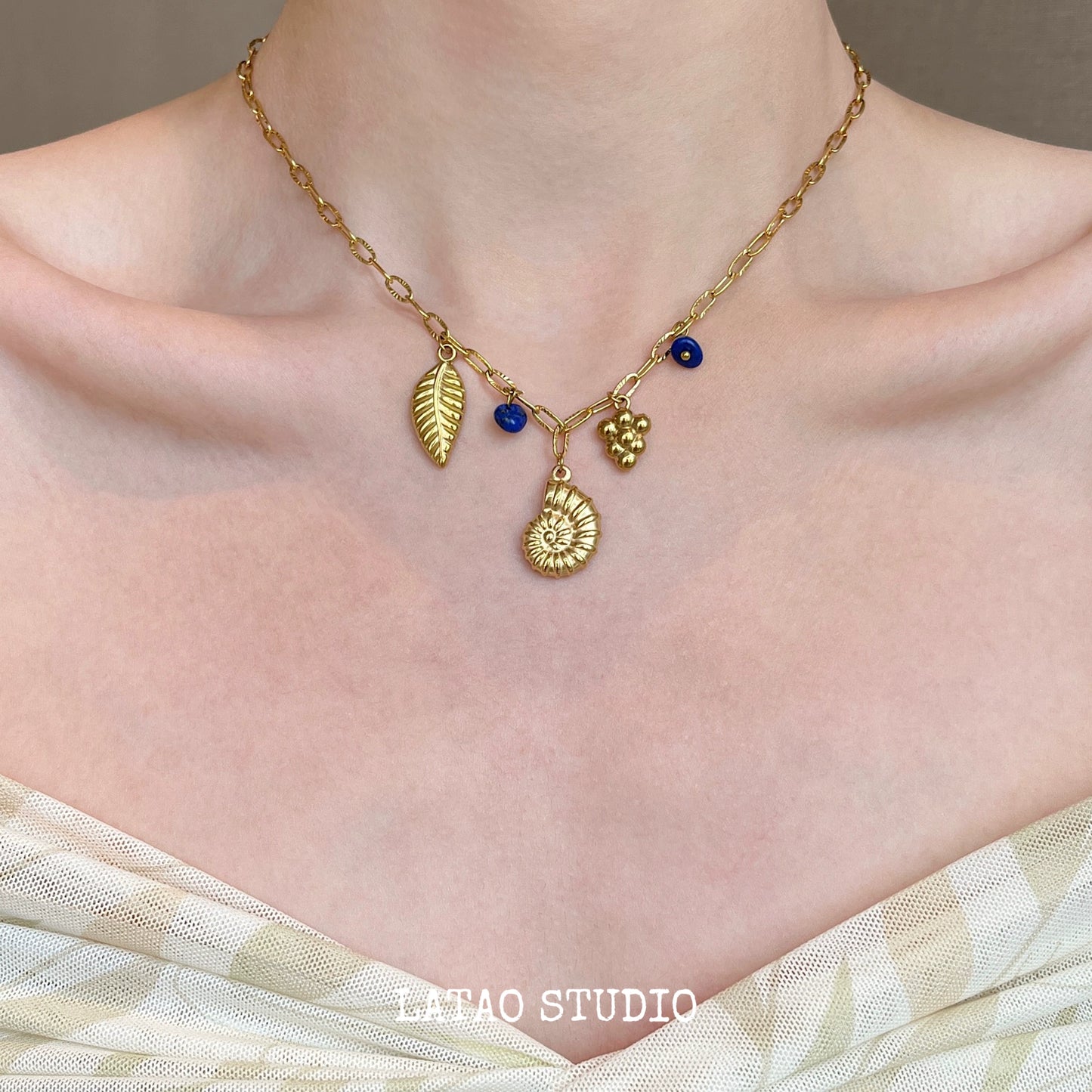 Blue gold lapis lazuli solar titanium steel choker necklace