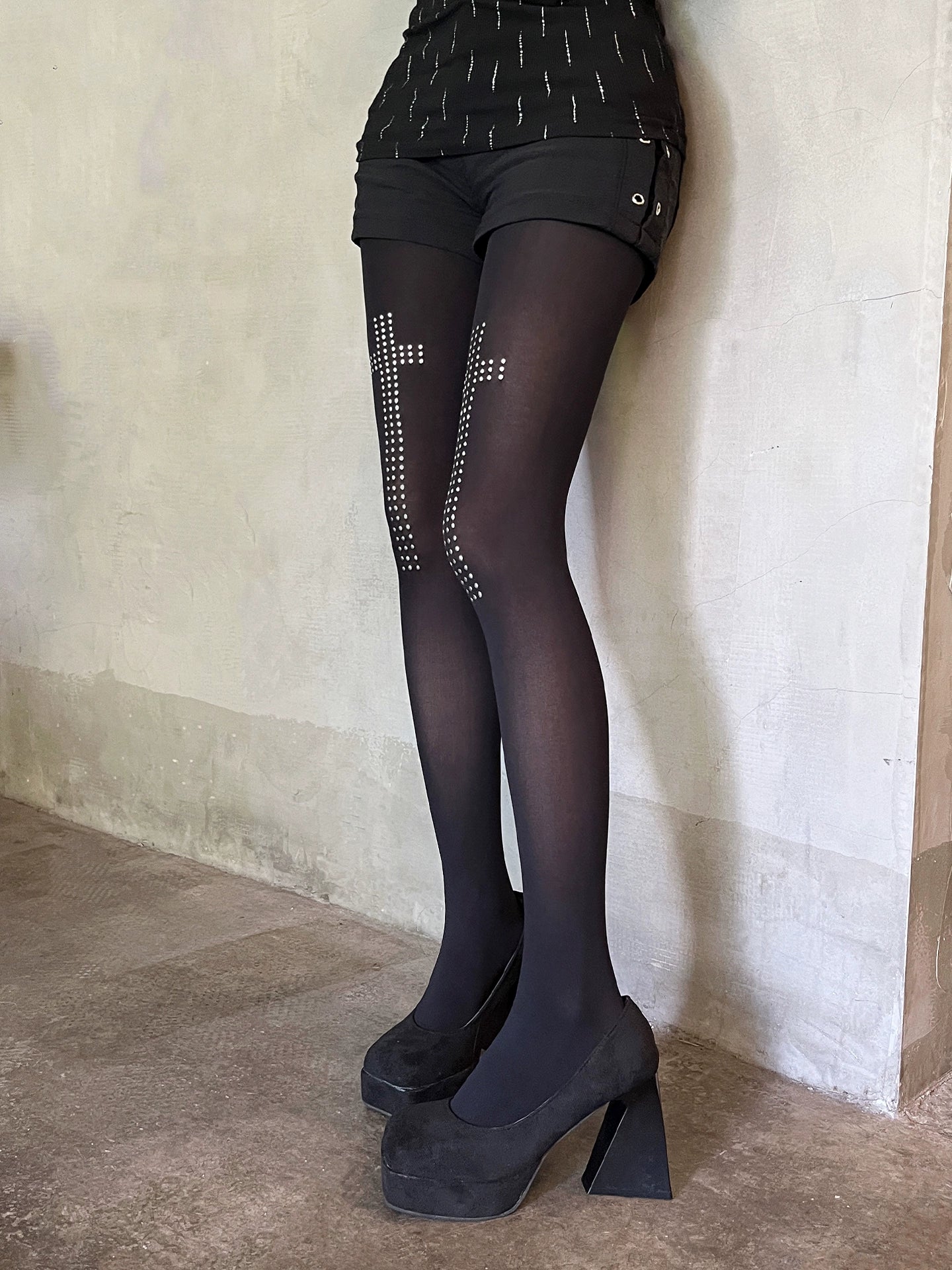 Velvet thin cross patterned pantyhose