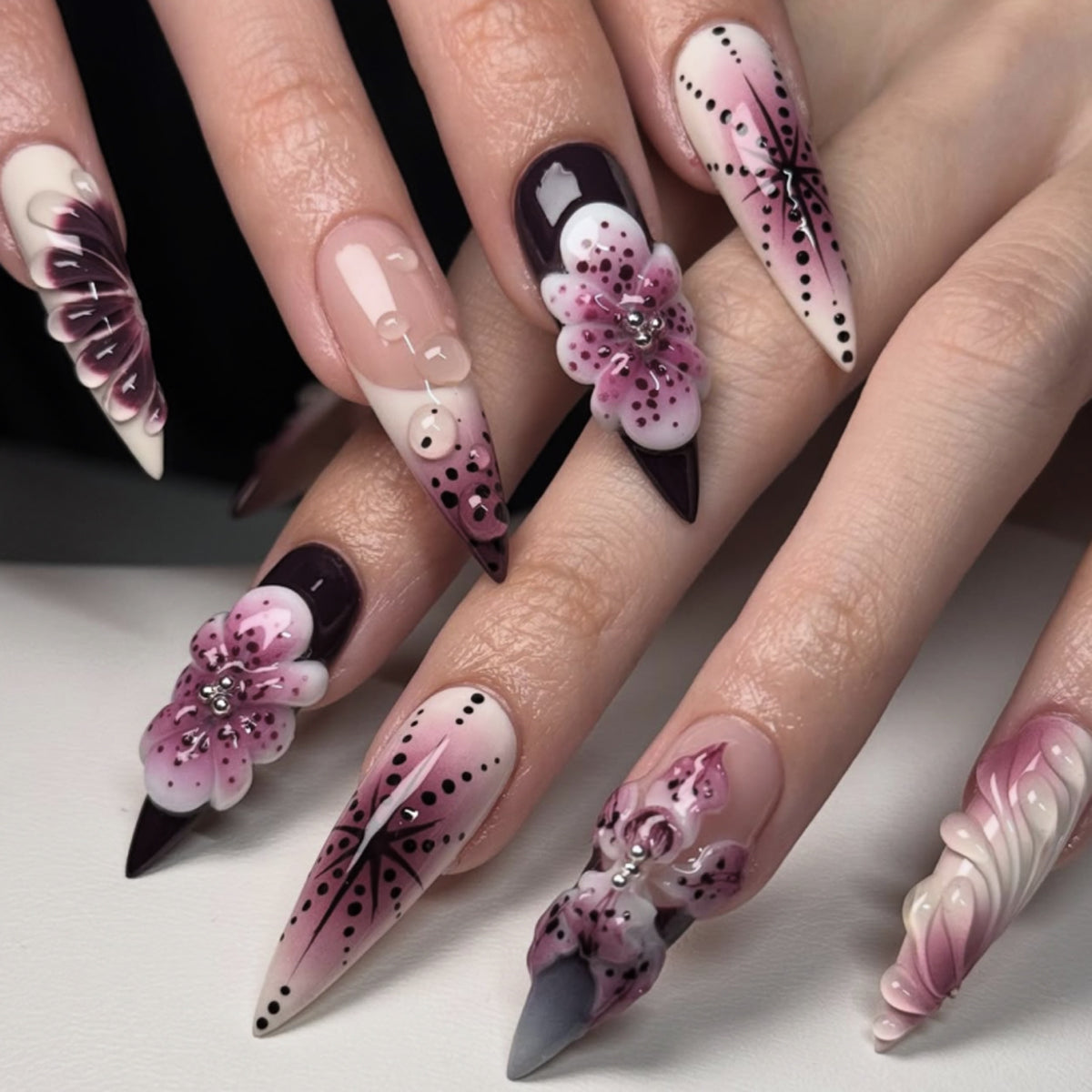 Three-dimensional flower nail tip