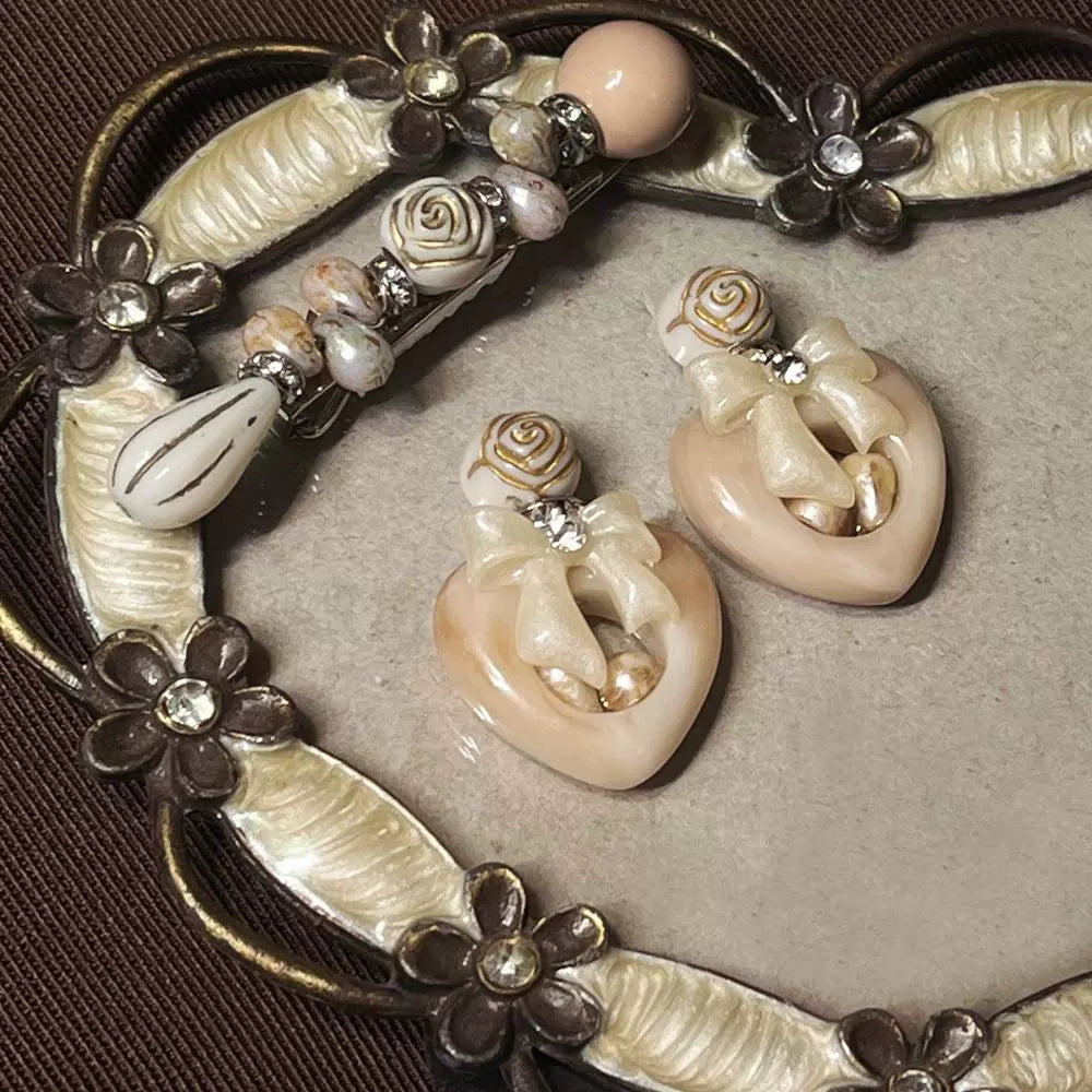 ~* Wheat Field Master Daughter Set *~Wheat Heart Shaped Container Earrings&Earclip Antique Oat Color