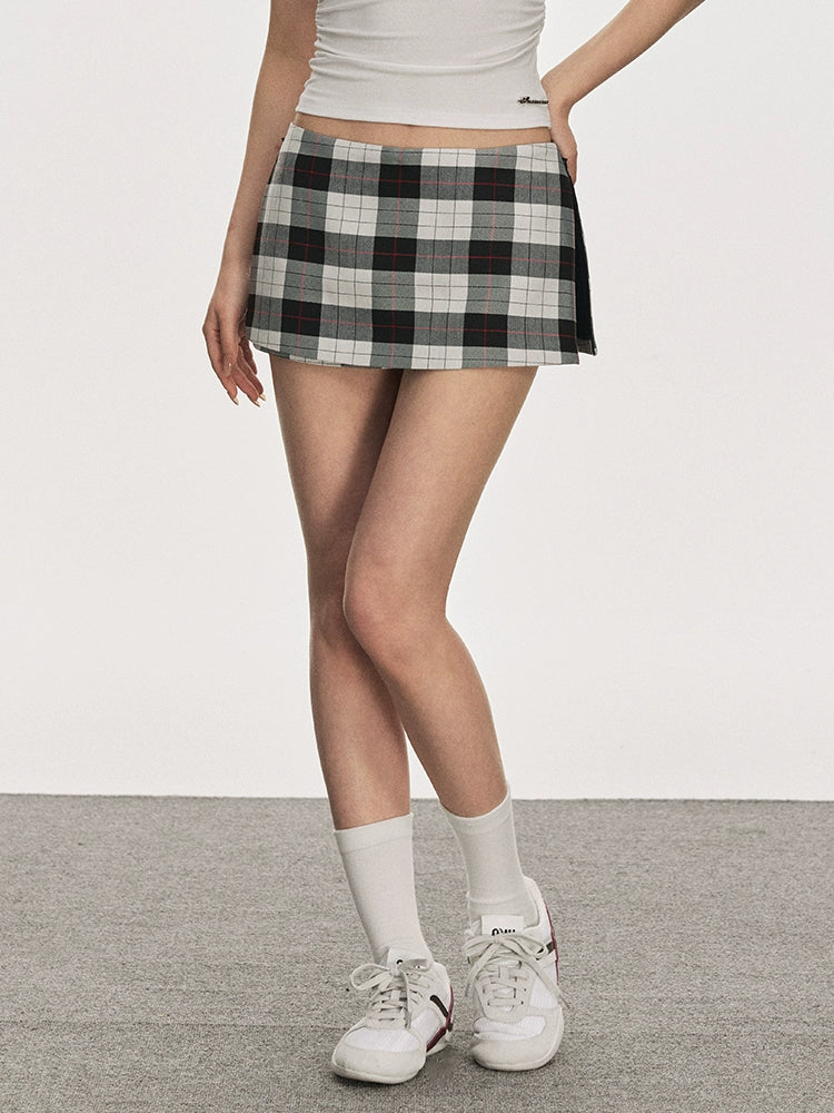 polka dots mini skirt