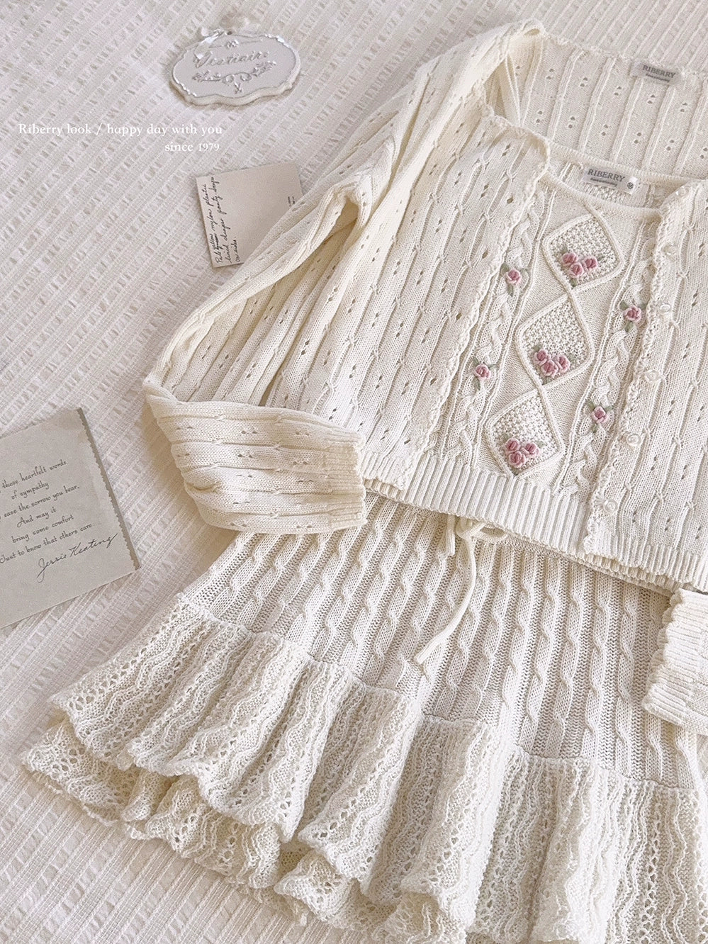 Handmade vintage embroidered vintage knitted small sling