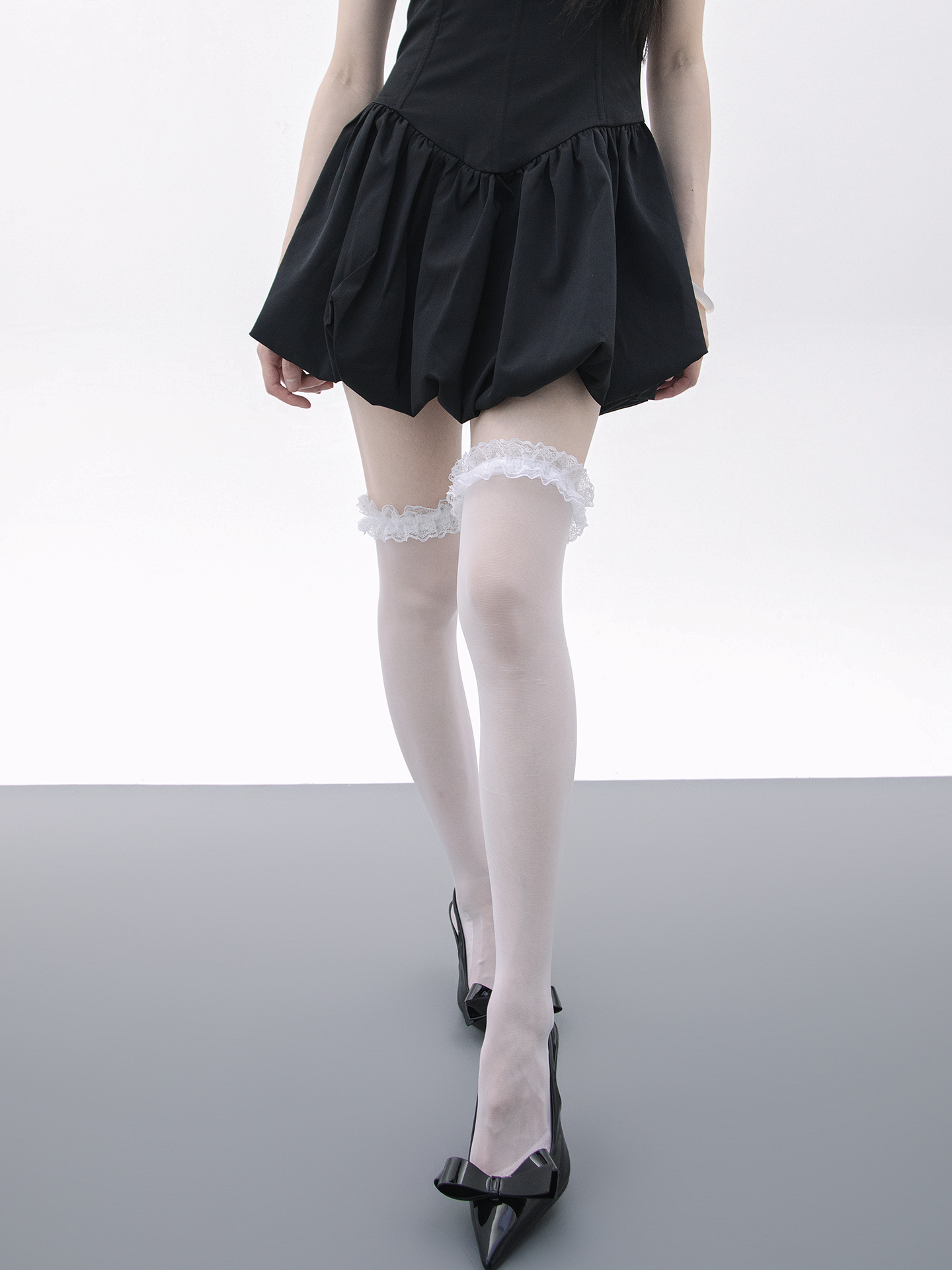 Lace leg silk stocking