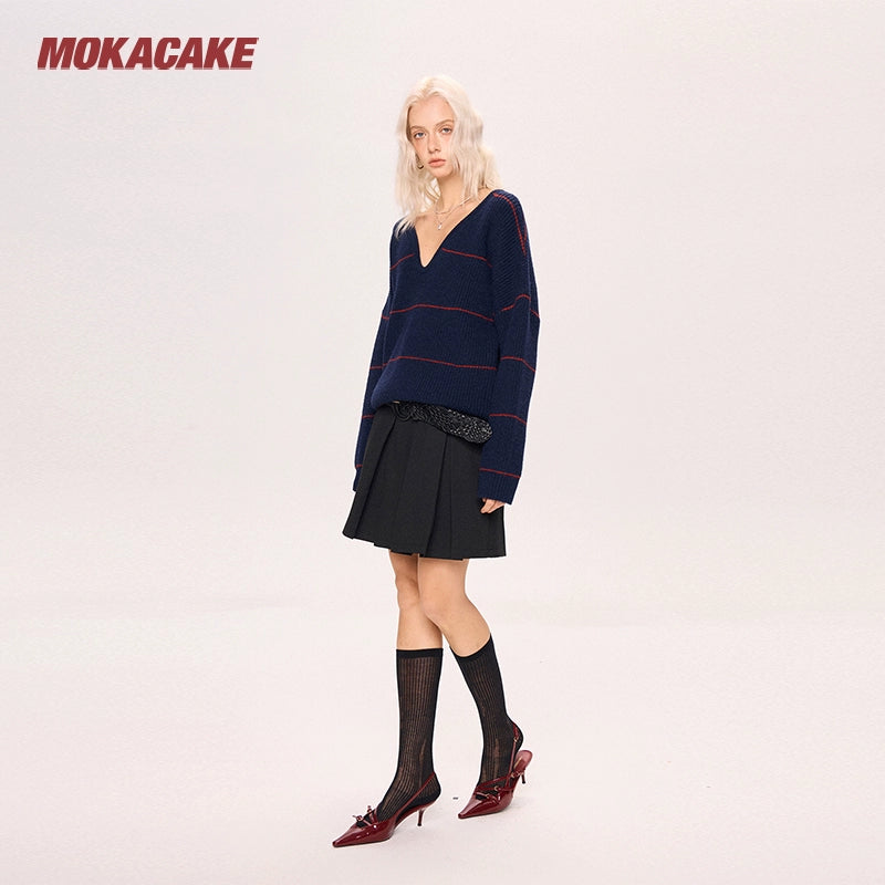 Contrast striped V-neck pullover sweater