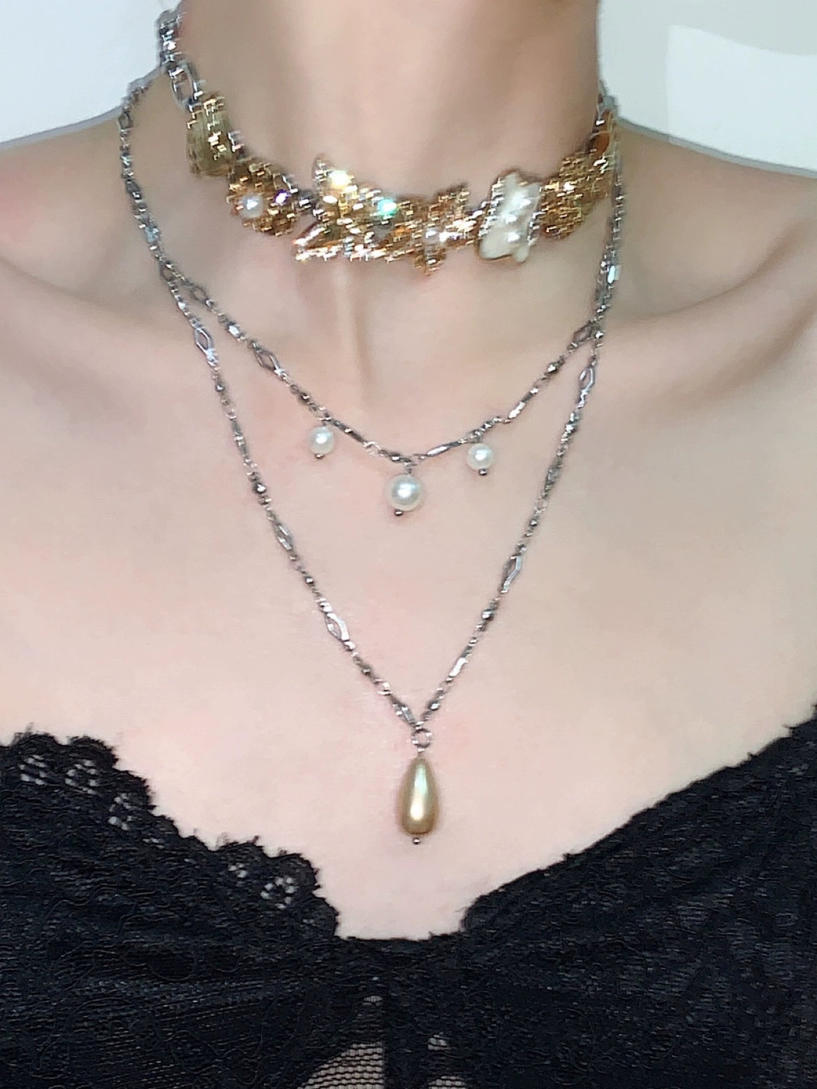 Versailles Gold Pearl Retro Titanium Choker Necklace Set