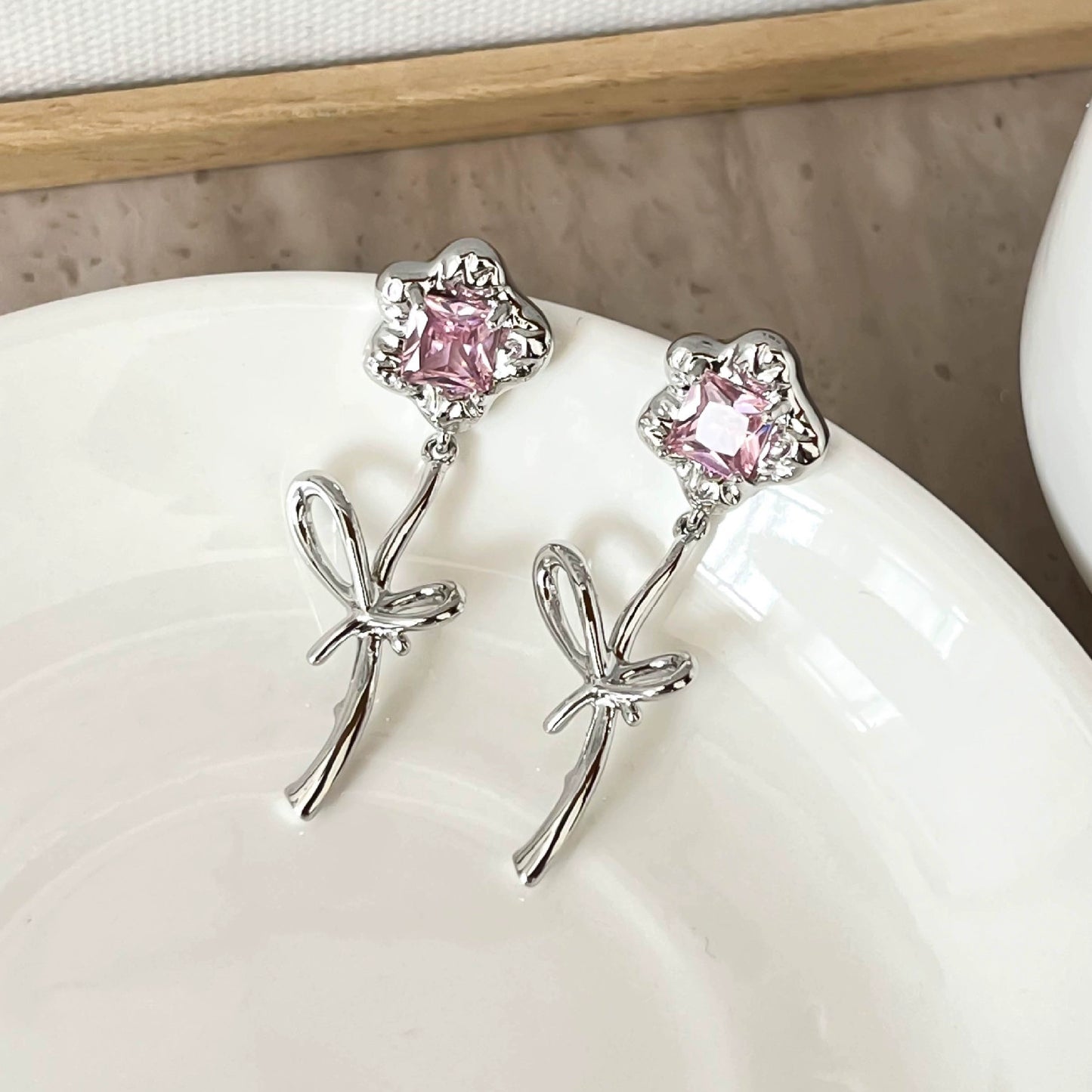 Pink zircon flower ear clip ring