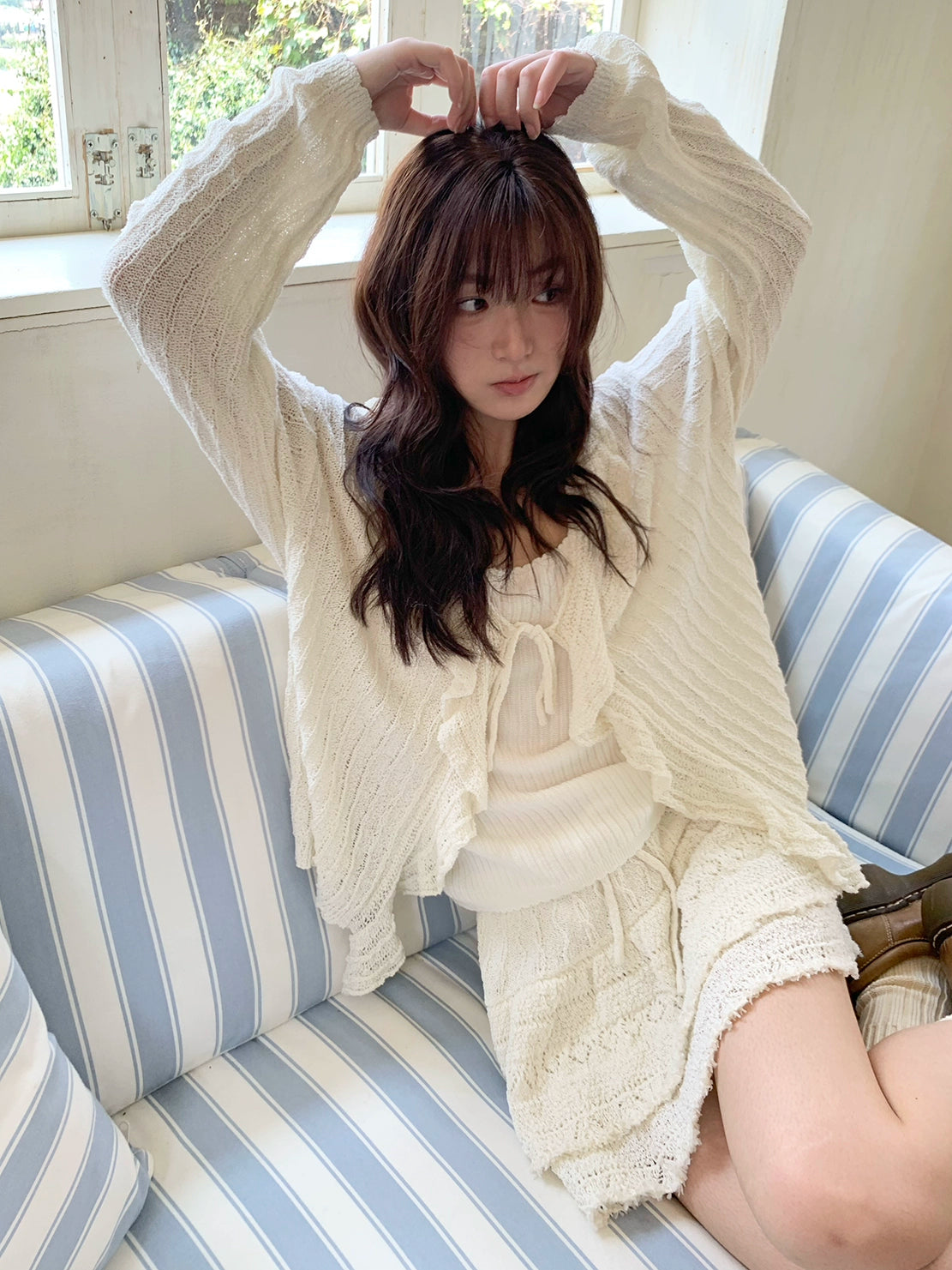 Make old hollow texture knitted short skirt