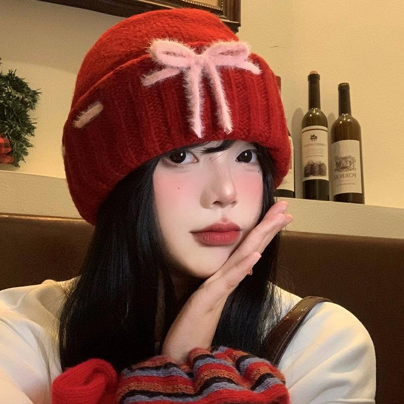 Bow red knitted hat