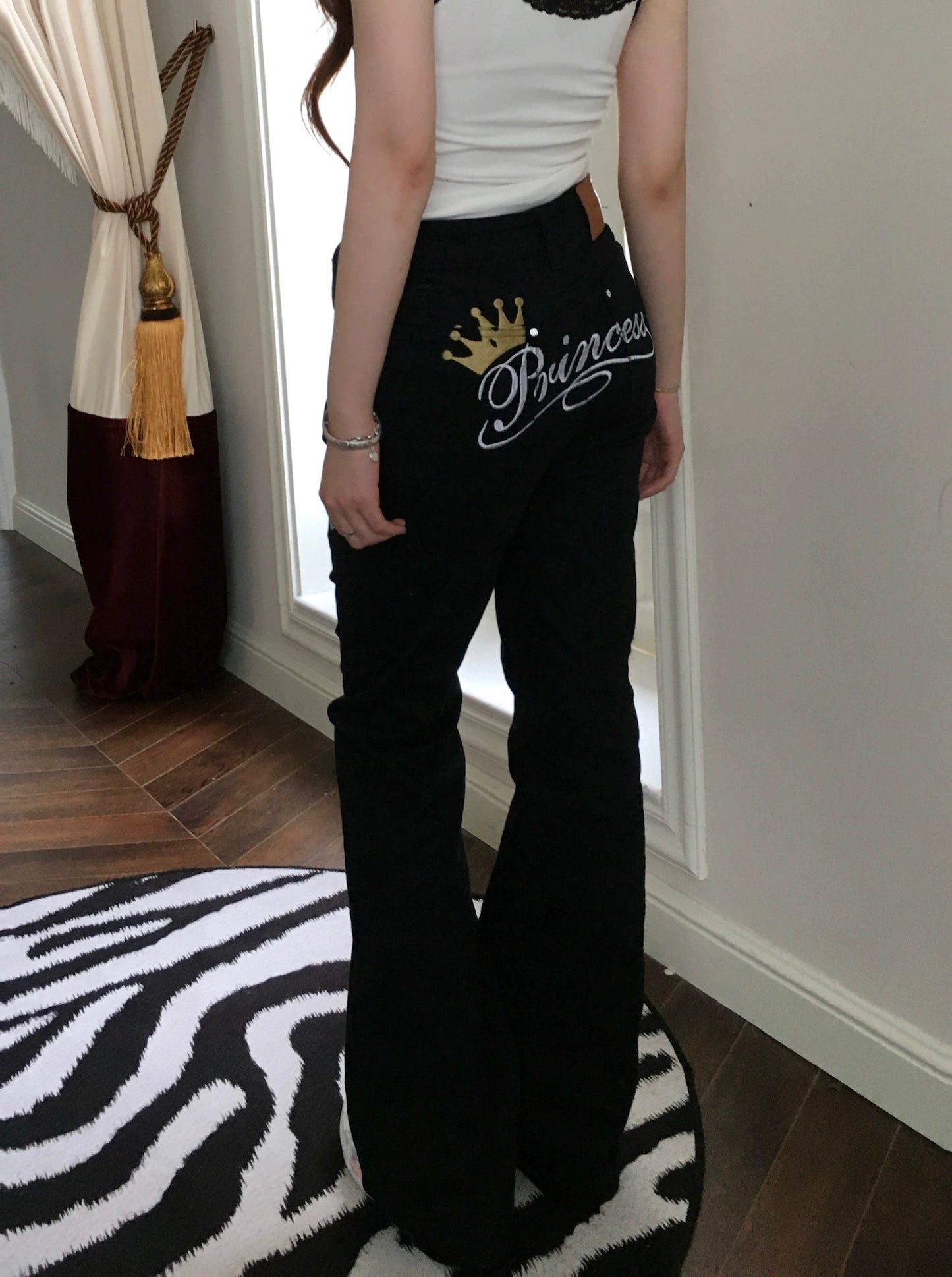 Black denim embroidery jeans