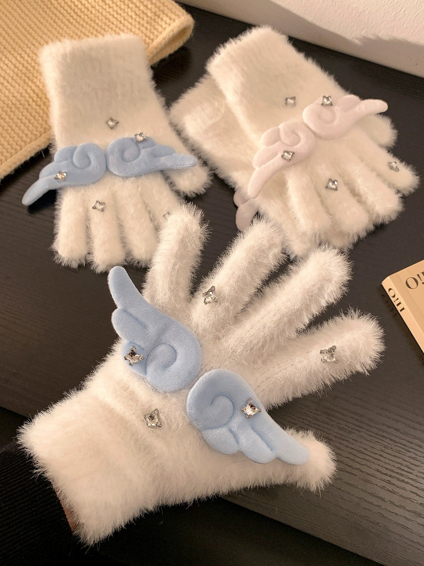 Cute sparkling diamond angel wings plush knitted gloves