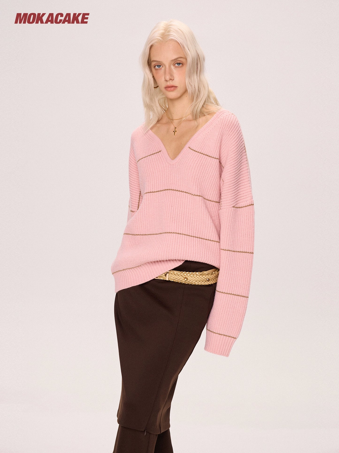 Contrast striped V-neck pullover sweater