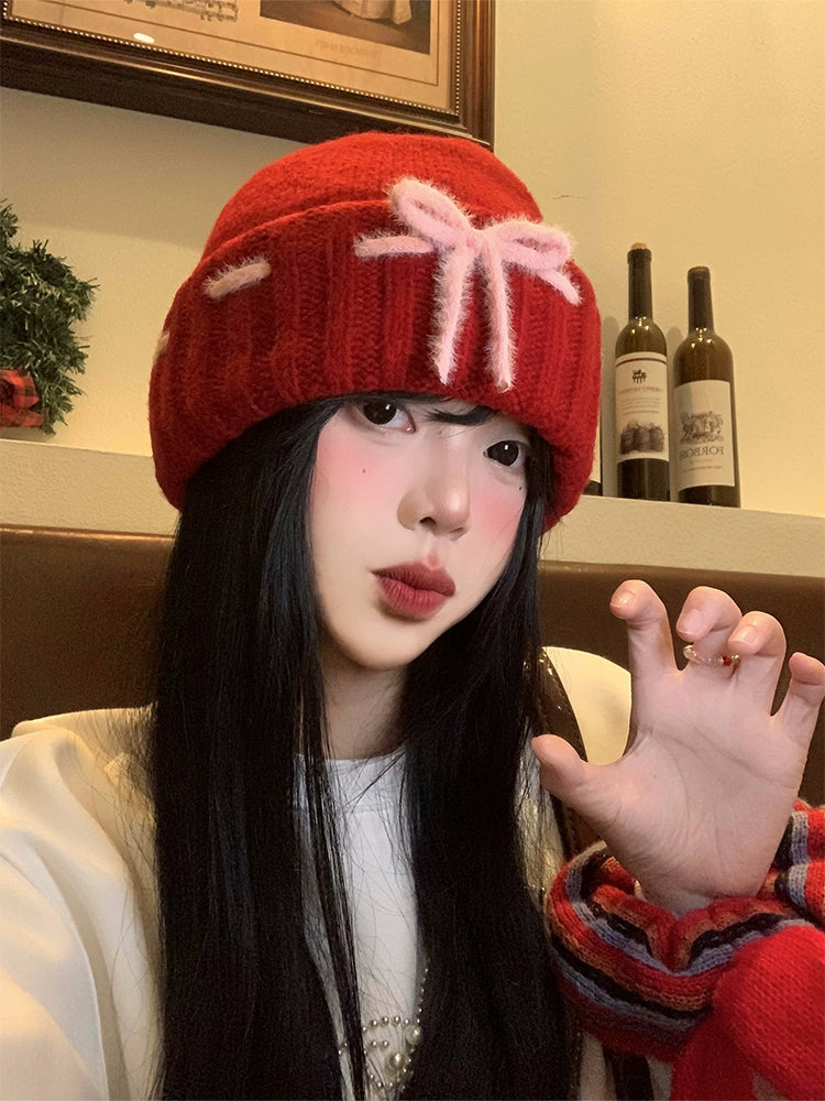 Bow red knitted hat