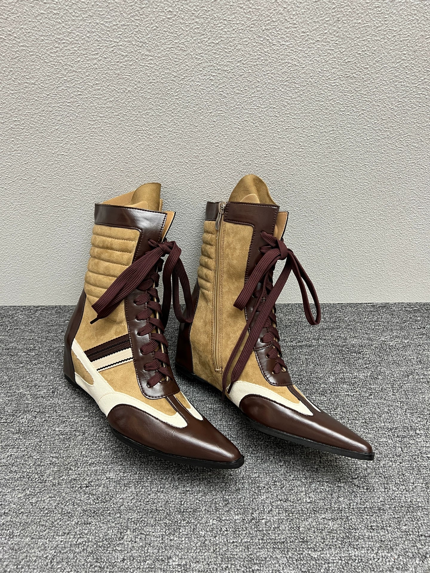 Lace up short boots