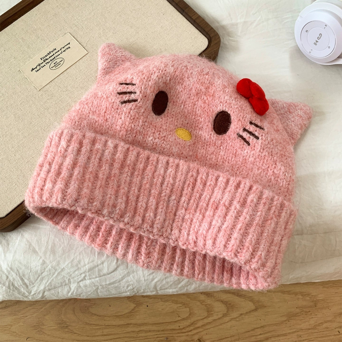 Kitty Cat's ears (Steamed cat-ear shaped bread) wool hat