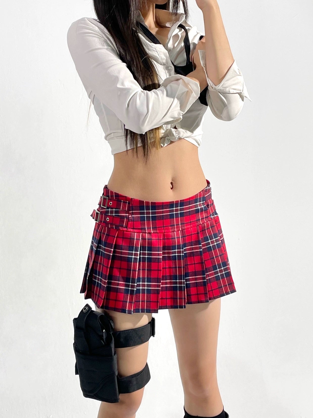 Embroidery pleated miniskirt