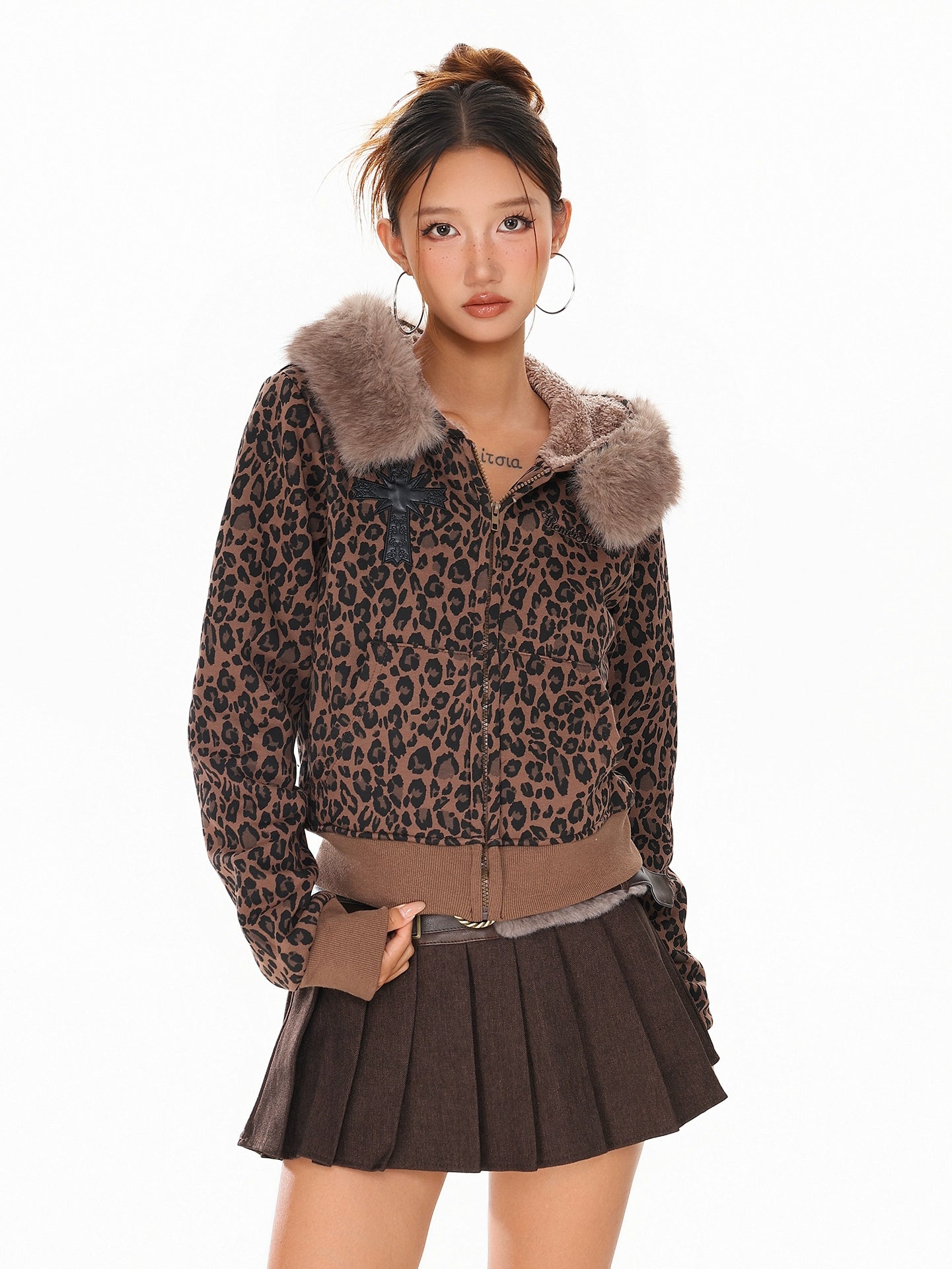 Leopard print cross patch faux fur collar hoodie