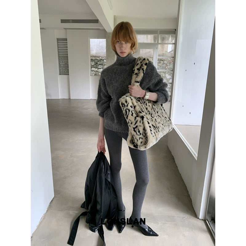 Large capacity leopard print plush bag