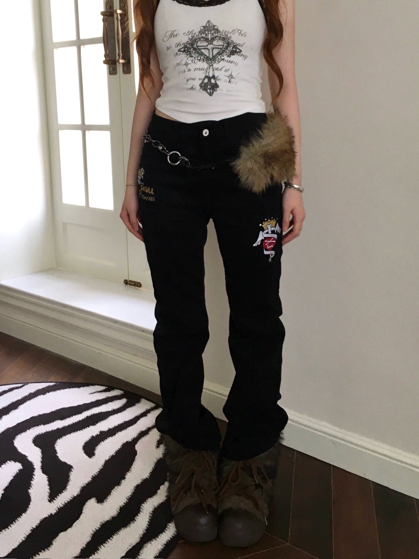 Black denim embroidery jeans