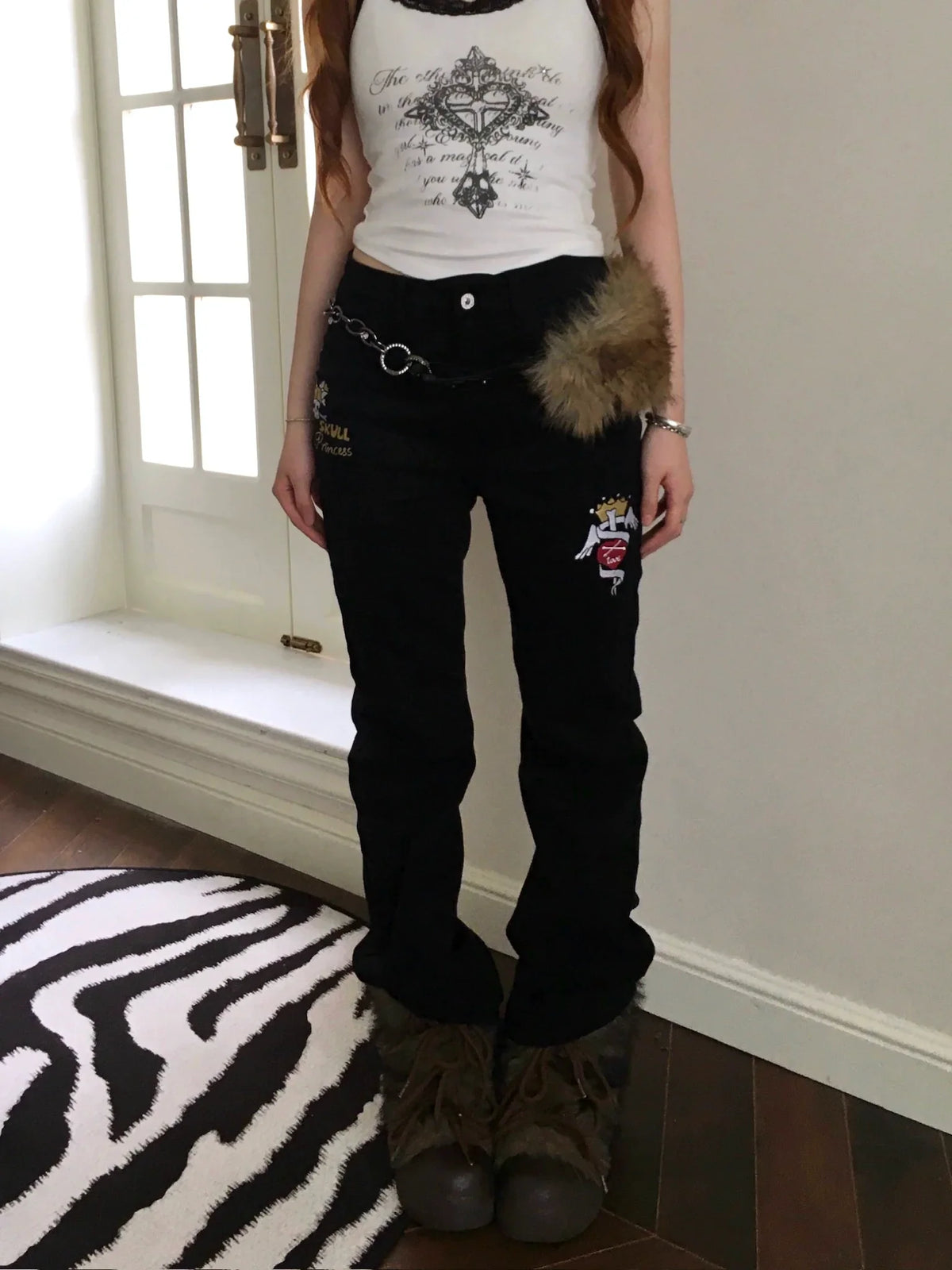 Black denim embroidery jeans