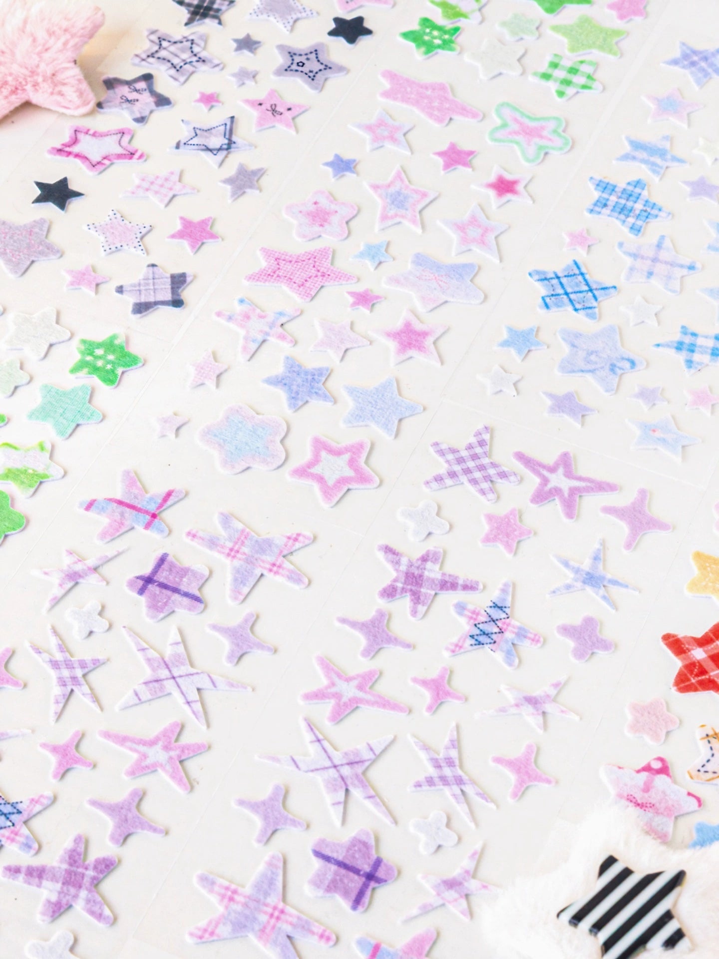 Star shaped three-dimensional felt decorative sticker